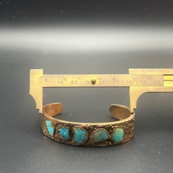 1970s Bell Copper Cuff Bracelet with Turquoise - Picture 7 of 8